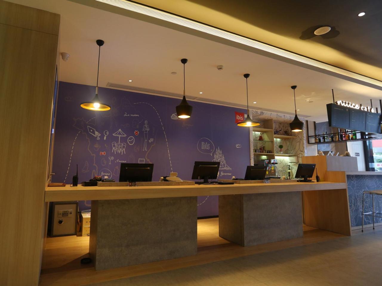 Ibis Haikou Injoy Plaza Hotel מראה חיצוני תמונה